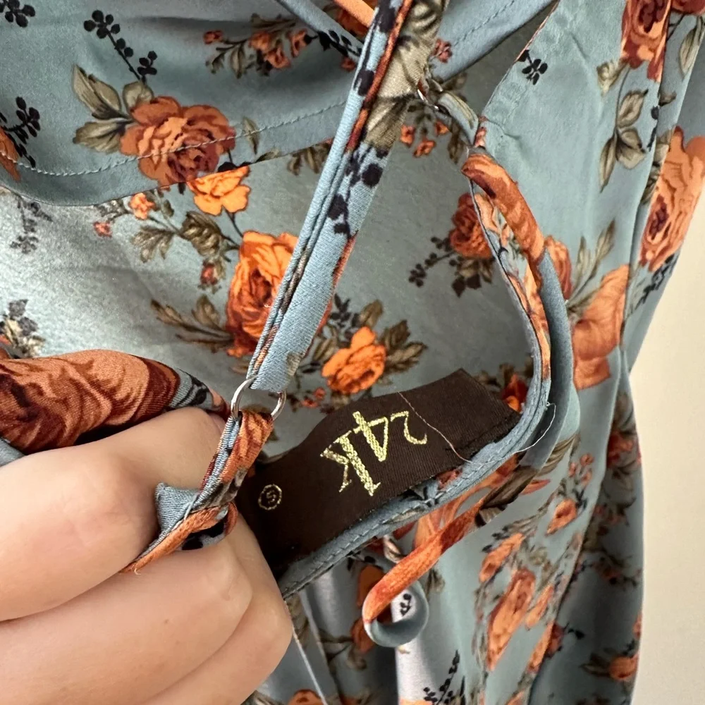 Floral cowl neck midi dress - Picture 6 of 6